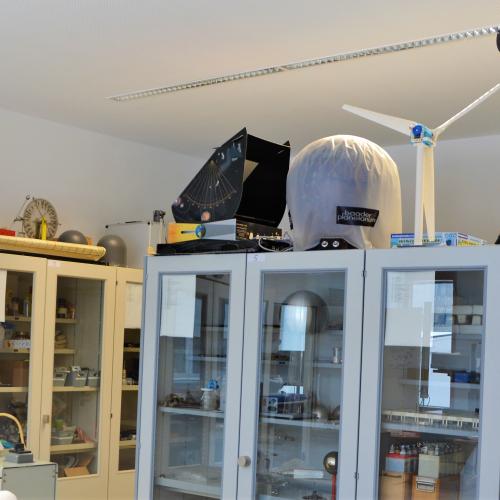 Physiksaal Kästchen mit Versuchsmaterial